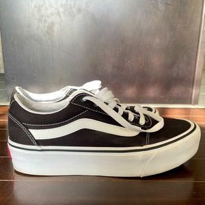 Vans Classic Ward Platform size 8